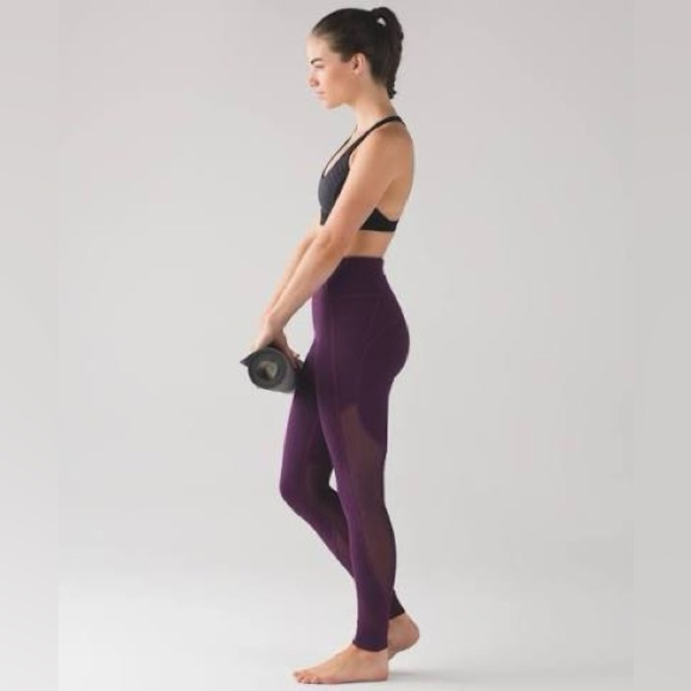 Lululemon “Hot Like Agni” Darkest Magenta - Size 4 - Picture 3 of 8